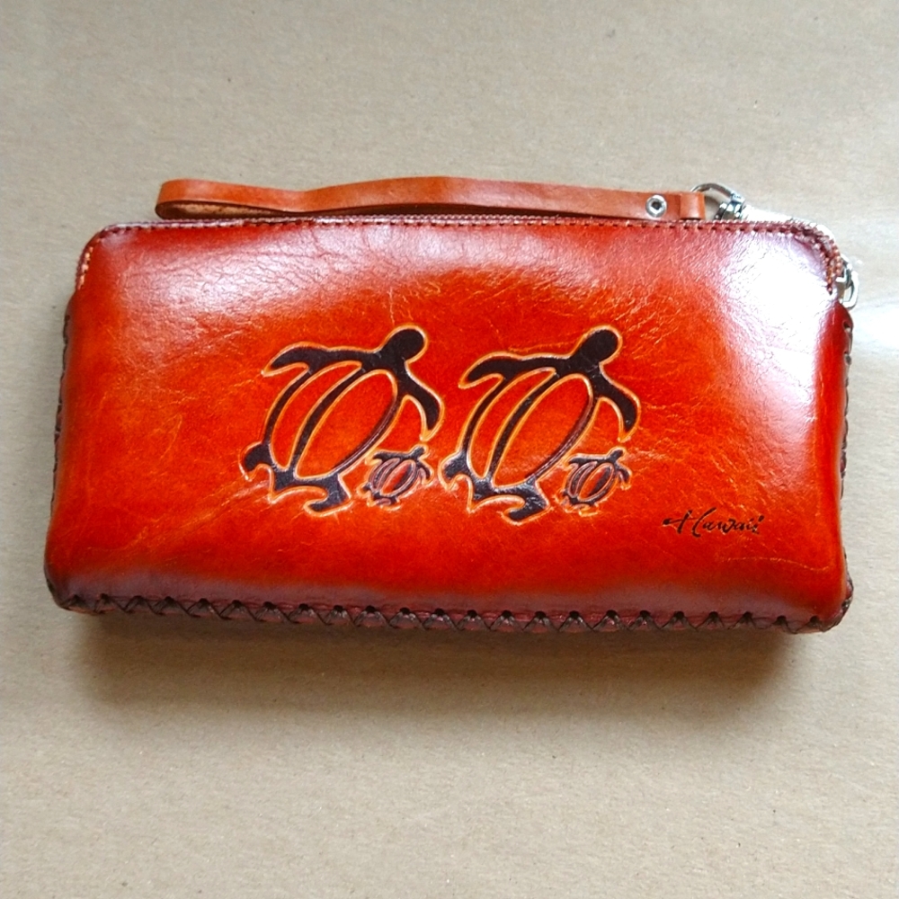 Hawaii handmade brown leather sea turtles wristlet.